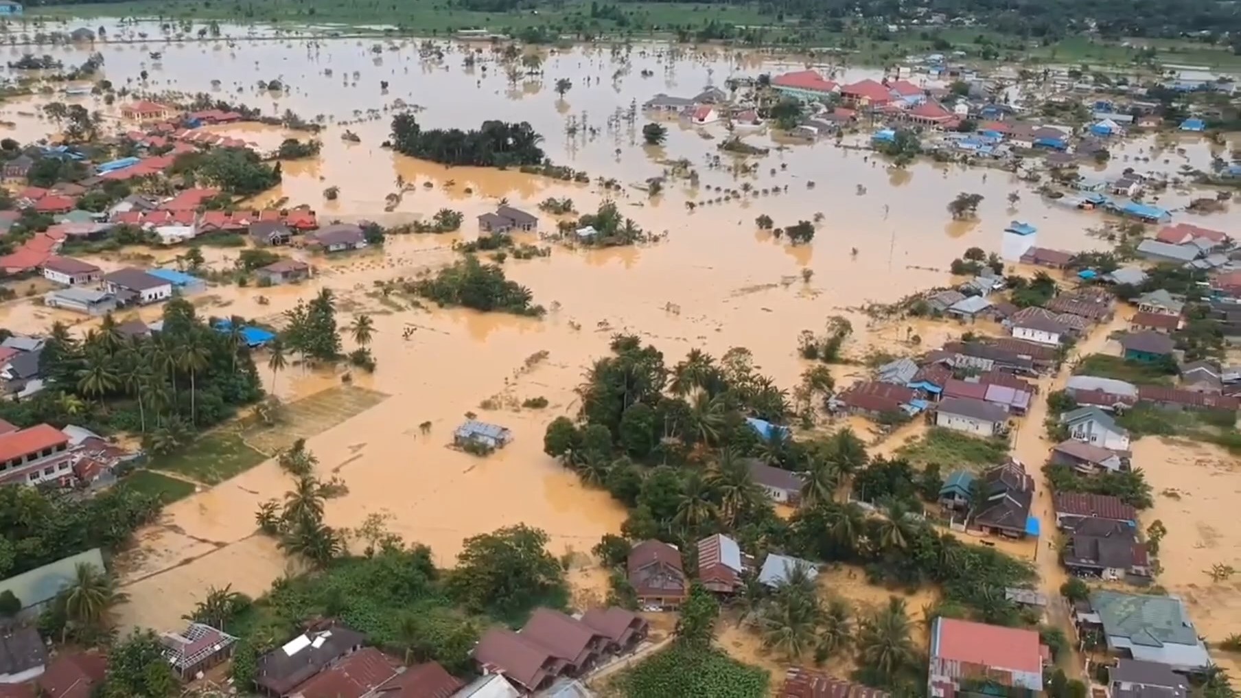 y2mate.com - Banjir di Kota Barabai Kalimantan Selatan Dari Atas Drone 16 Januari 2021_1080p.mp4_snapshot_00.45_[2021.01.19_13.22.49].jpg